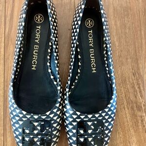 Tory Burch black and cream Geometric ballet Flats size 8